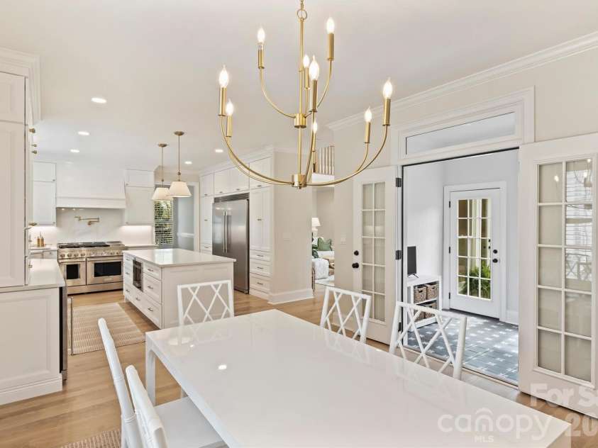271 Beaten Path Road, Mooresville, NC 28117.  MLS# CAR4364554, YatesRealty ID 44086. Breakfast & Kitchen