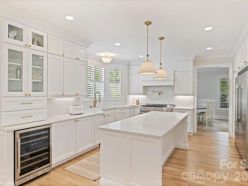 271 Beaten Path Road, Mooresville, NC 28117.  MLS# CAR4364554, YatesRealty ID 44086. Chef's Kitchen