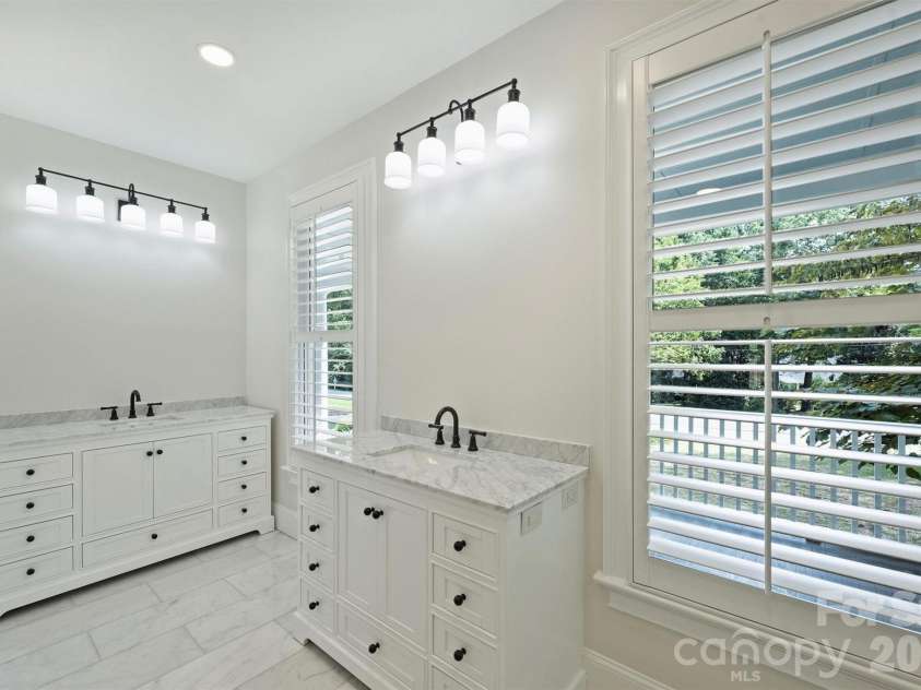 271 Beaten Path Road, Mooresville, NC 28117.  MLS# CAR4364554, YatesRealty ID 44086. Primary Bathroom