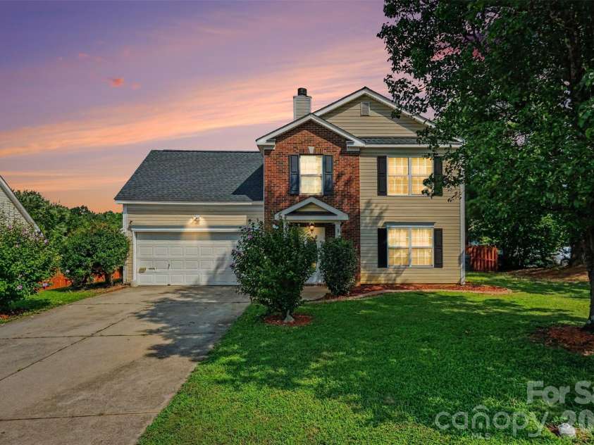 3236 Steve Chapman Drive, Charlotte, NC 28217.  MLS# CAR4414634, YatesRealty ID 44088. 