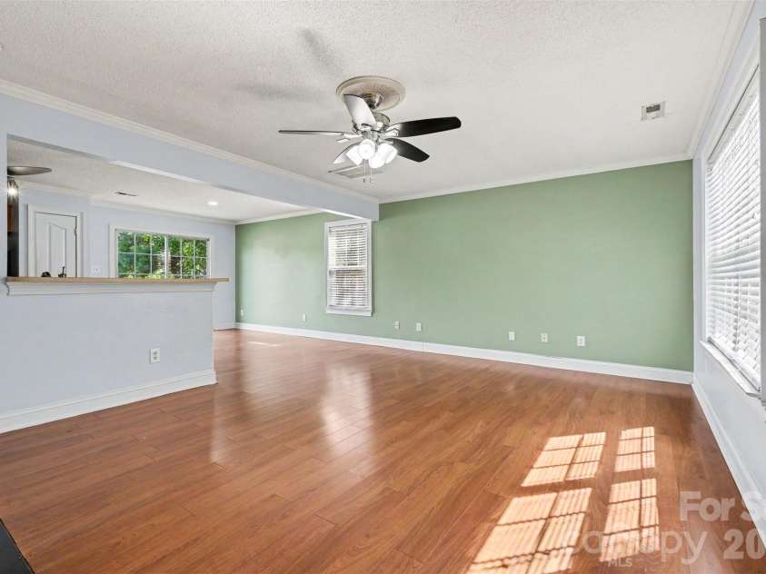 3236 Steve Chapman Drive, Charlotte, NC 28217.  MLS# CAR4414634, YatesRealty ID 44088. 