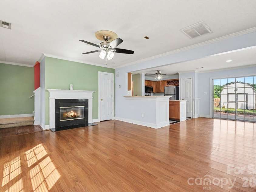 3236 Steve Chapman Drive, Charlotte, NC 28217.  MLS# CAR4414634, YatesRealty ID 44088. 