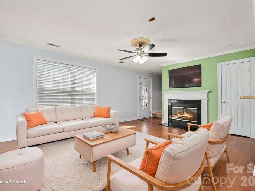 3236 Steve Chapman Drive, Charlotte, NC 28217.  MLS# CAR4414634, YatesRealty ID 44088. 