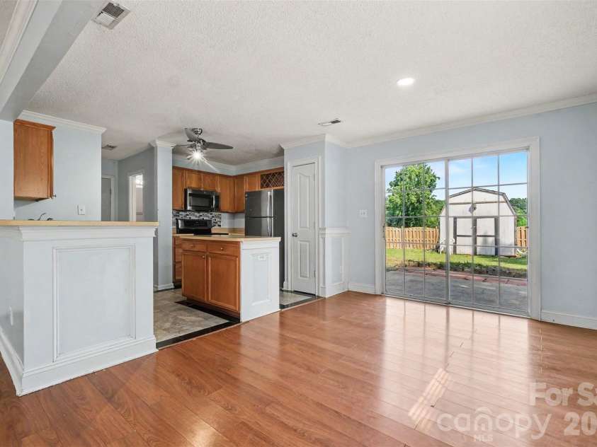 3236 Steve Chapman Drive, Charlotte, NC 28217.  MLS# CAR4414634, YatesRealty ID 44088. 