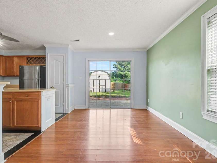 3236 Steve Chapman Drive, Charlotte, NC 28217.  MLS# CAR4414634, YatesRealty ID 44088. 