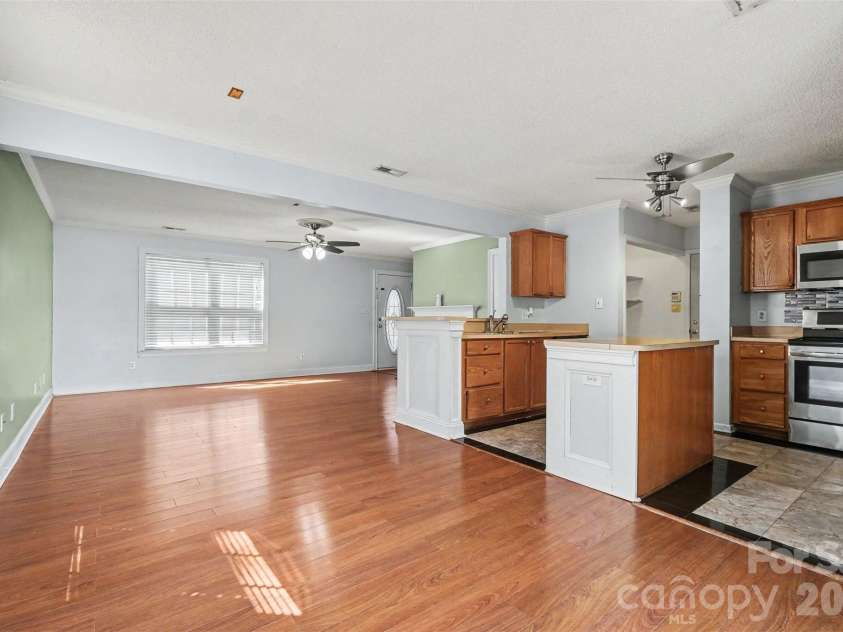 3236 Steve Chapman Drive, Charlotte, NC 28217.  MLS# CAR4414634, YatesRealty ID 44088. 