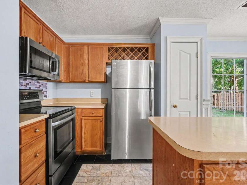 3236 Steve Chapman Drive, Charlotte, NC 28217.  MLS# CAR4414634, YatesRealty ID 44088. 