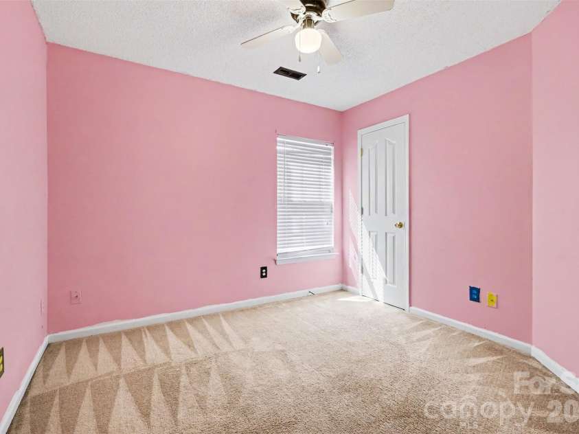 3236 Steve Chapman Drive, Charlotte, NC 28217.  MLS# CAR4414634, YatesRealty ID 44088. 
