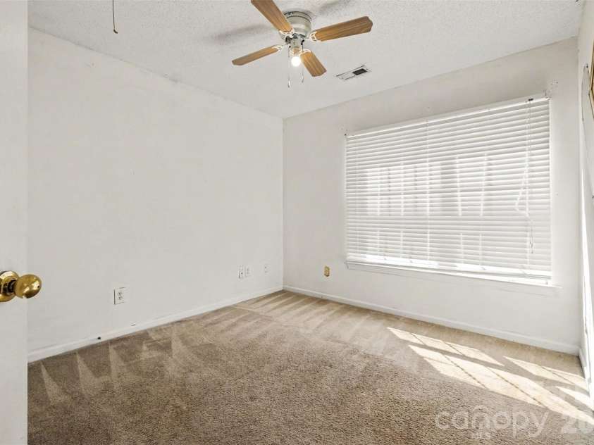 3236 Steve Chapman Drive, Charlotte, NC 28217.  MLS# CAR4414634, YatesRealty ID 44088. 
