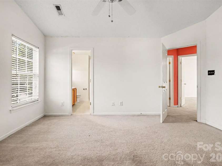 3236 Steve Chapman Drive, Charlotte, NC 28217.  MLS# CAR4414634, YatesRealty ID 44088. 