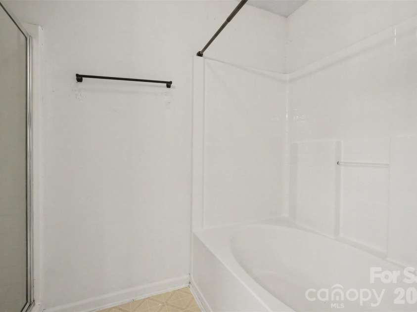 3236 Steve Chapman Drive, Charlotte, NC 28217.  MLS# CAR4414634, YatesRealty ID 44088. 