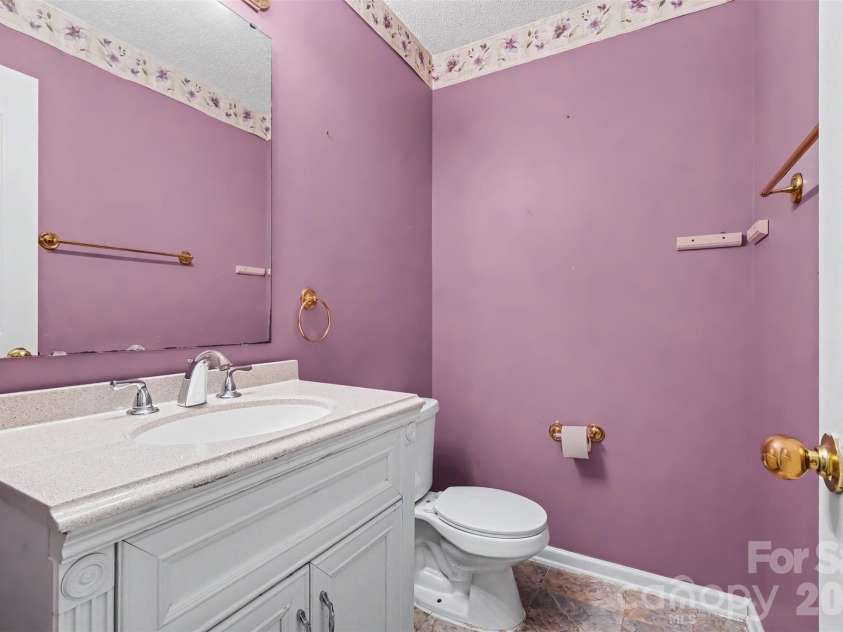 3236 Steve Chapman Drive, Charlotte, NC 28217.  MLS# CAR4414634, YatesRealty ID 44088. 