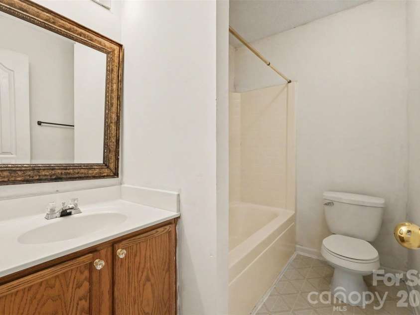 3236 Steve Chapman Drive, Charlotte, NC 28217.  MLS# CAR4414634, YatesRealty ID 44088. 