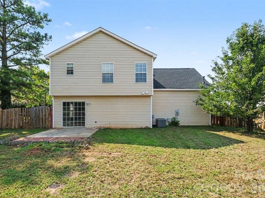 3236 Steve Chapman Drive, Charlotte, NC 28217.  MLS# CAR4414634, YatesRealty ID 44088. 