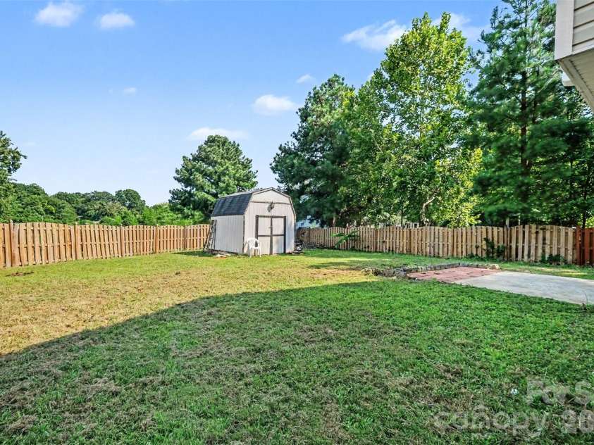 3236 Steve Chapman Drive, Charlotte, NC 28217.  MLS# CAR4414634, YatesRealty ID 44088. 