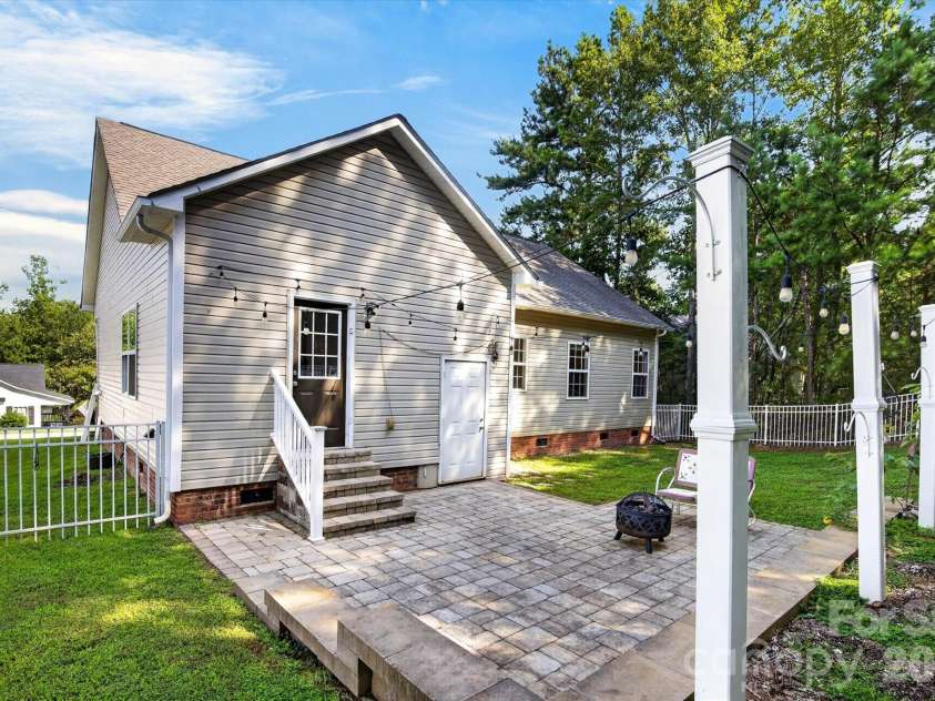 245 Eagle Creek Road, Clover, SC 29710.  MLS# CAR4414318, YatesRealty ID 44089. 