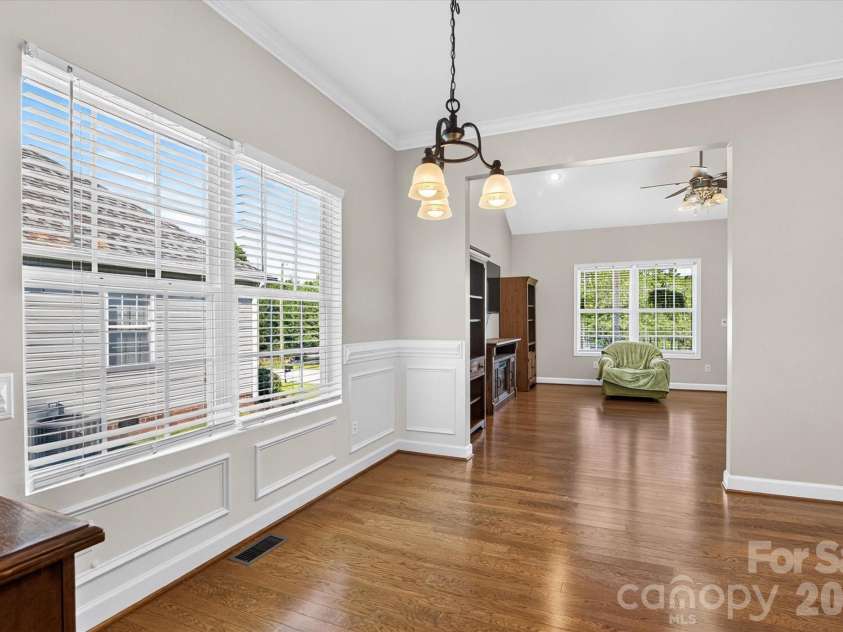 245 Eagle Creek Road, Clover, SC 29710.  MLS# CAR4414318, YatesRealty ID 44089. Eat-in kitchen/dining area