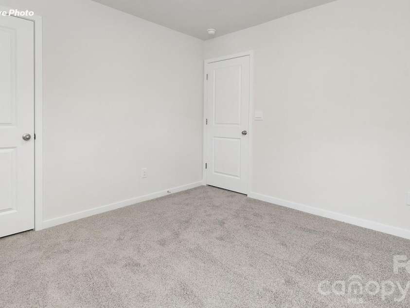 584 17th Avenue Drive, Hickory, NC 28601.  MLS# CAR4358327, YatesRealty ID 4409. 