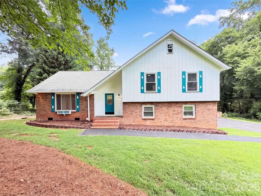 4600 Carving Tree Drive, Charlotte, NC 28227.  MLS# CAR4411849, YatesRealty ID 44090. 