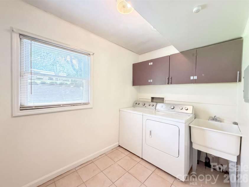 4600 Carving Tree Drive, Charlotte, NC 28227.  MLS# CAR4411849, YatesRealty ID 44090. 