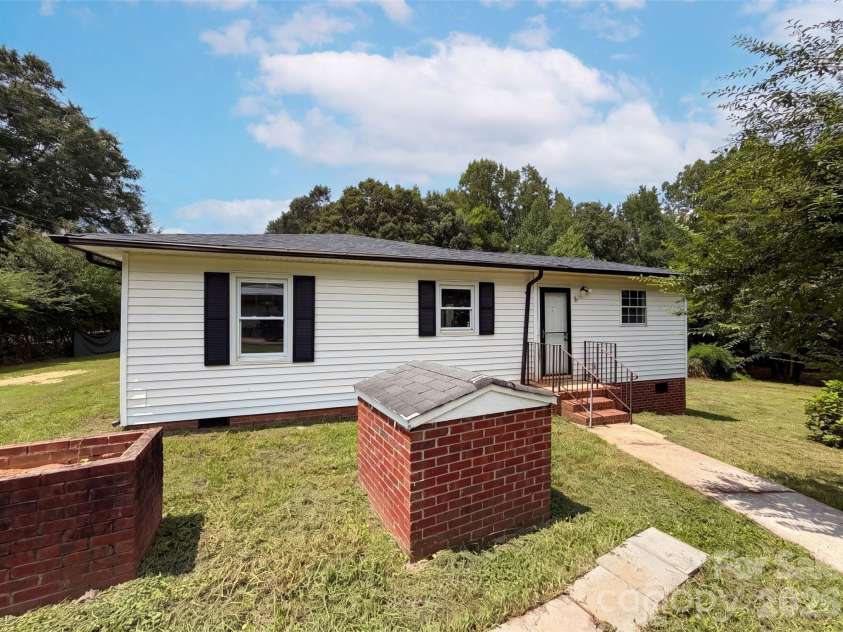 704 Morningside Drive, Mount Holly, NC 28120.  MLS# CAR4411857, YatesRealty ID 44091. 