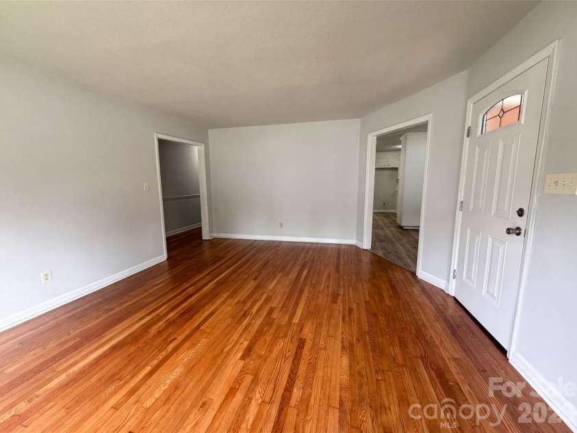 1951 Taylor Drive, Gastonia, NC 28052.  MLS# CAR4412053, YatesRealty ID 44092. 