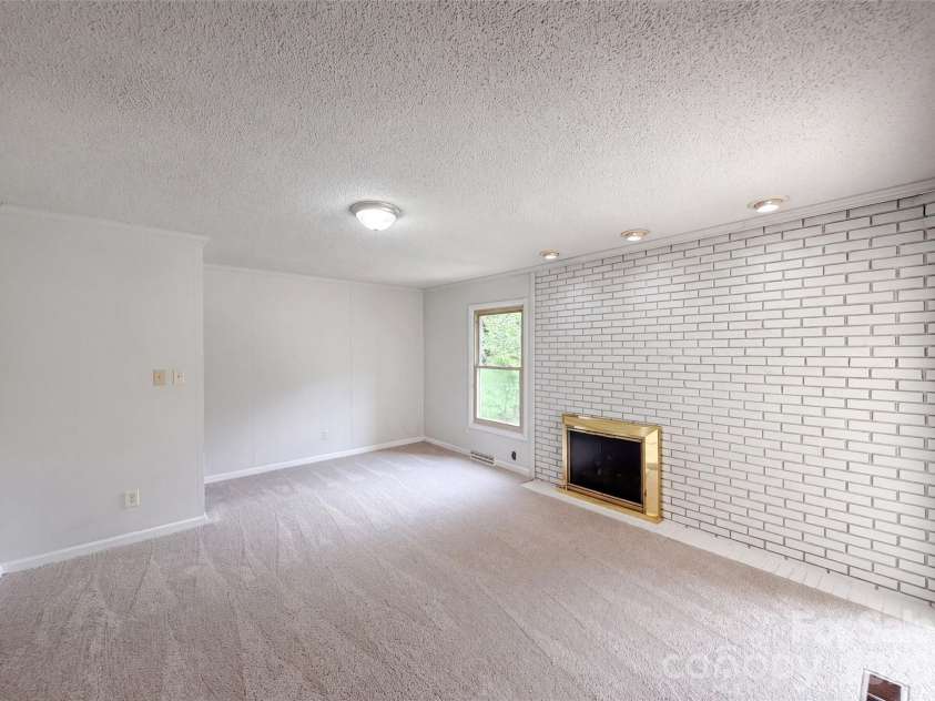 1951 Taylor Drive, Gastonia, NC 28052.  MLS# CAR4412053, YatesRealty ID 44092. 