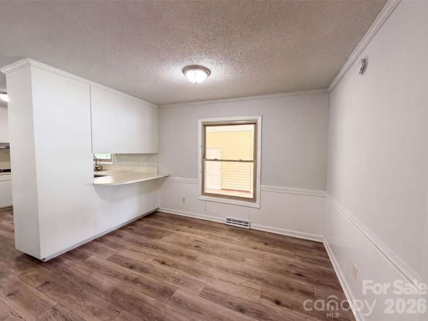 1951 Taylor Drive, Gastonia, NC 28052.  MLS# CAR4412053, YatesRealty ID 44092. 