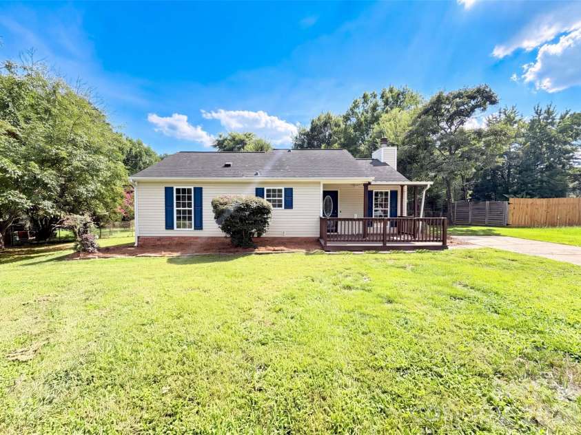 10244 Gloman Court, Charlotte, NC 28227.  MLS# CAR4412455, YatesRealty ID 44094. 