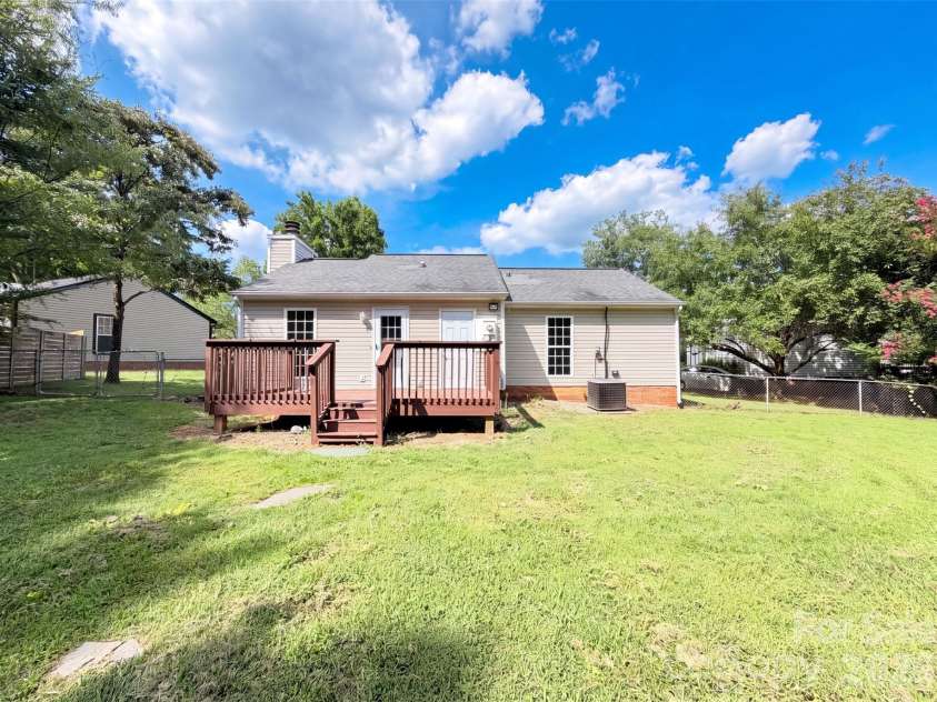10244 Gloman Court, Charlotte, NC 28227.  MLS# CAR4412455, YatesRealty ID 44094. 