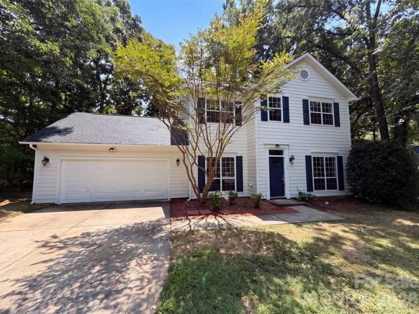 1604 Rocky Glen Lane, Charlotte, NC 28214.  MLS# CAR4414569, YatesRealty ID 44097. 