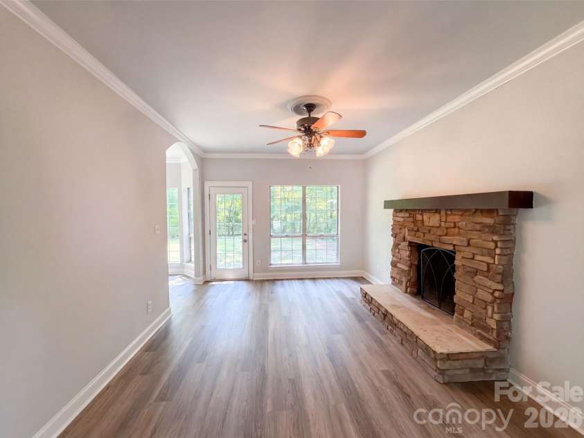 1604 Rocky Glen Lane, Charlotte, NC 28214.  MLS# CAR4414569, YatesRealty ID 44097. 