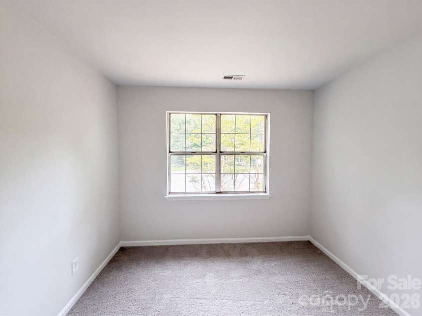 1604 Rocky Glen Lane, Charlotte, NC 28214.  MLS# CAR4414569, YatesRealty ID 44097. 