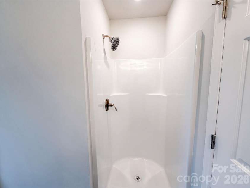 1604 Rocky Glen Lane, Charlotte, NC 28214.  MLS# CAR4414569, YatesRealty ID 44097. 