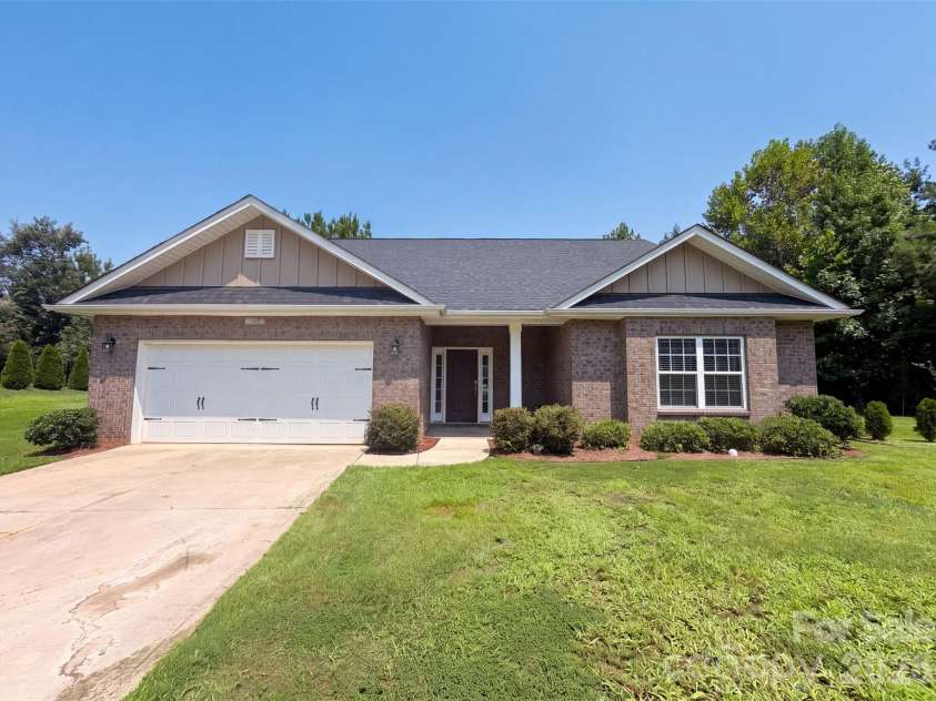 147 Allenton Way, Statesville, NC 28677.  MLS# CAR4414627, YatesRealty ID 44098. 