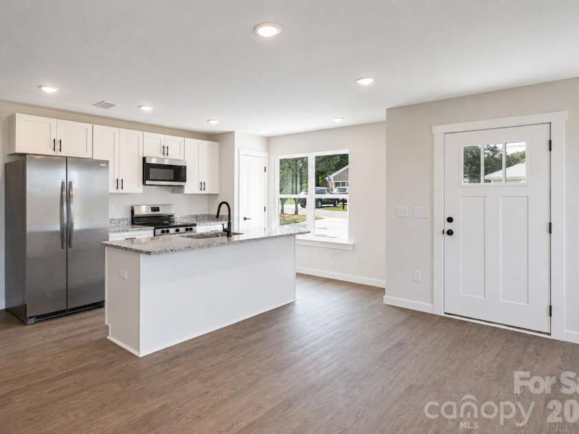 415-417 F Avenue, Hickory, NC 28602.  MLS# CAR4414635, YatesRealty ID 44099. 