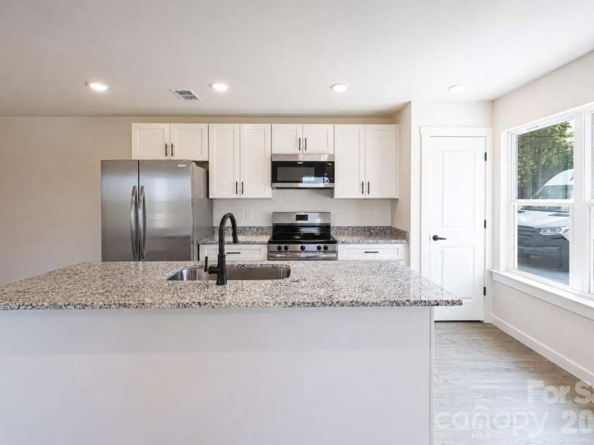415-417 F Avenue, Hickory, NC 28602.  MLS# CAR4414635, YatesRealty ID 44099. 