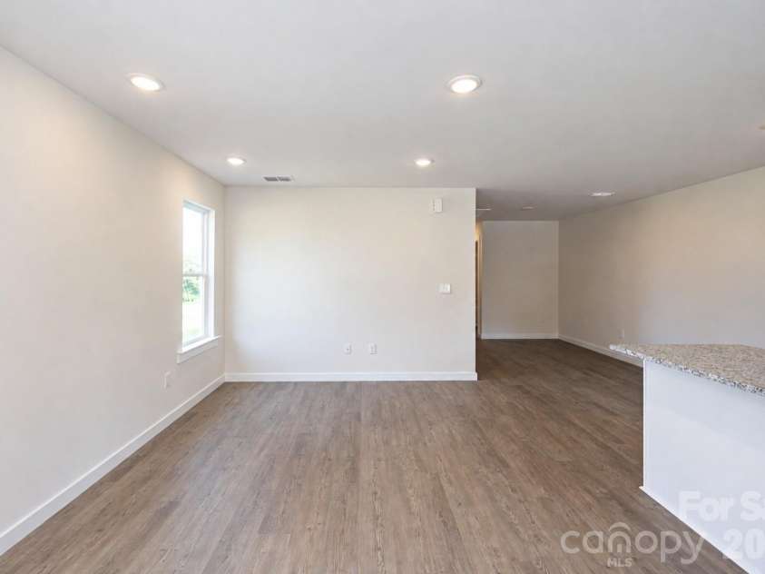 415-417 F Avenue, Hickory, NC 28602.  MLS# CAR4414635, YatesRealty ID 44099. 