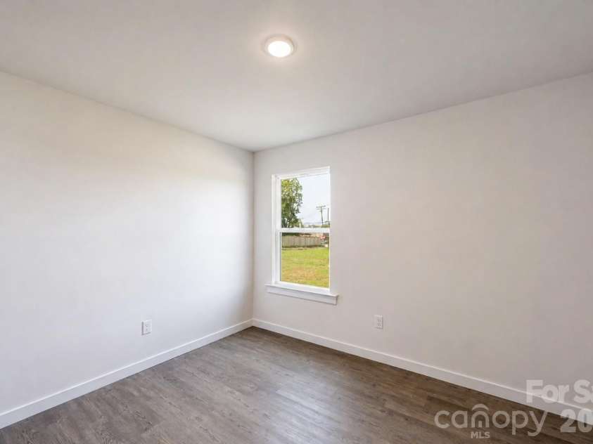 415-417 F Avenue, Hickory, NC 28602.  MLS# CAR4414635, YatesRealty ID 44099. 