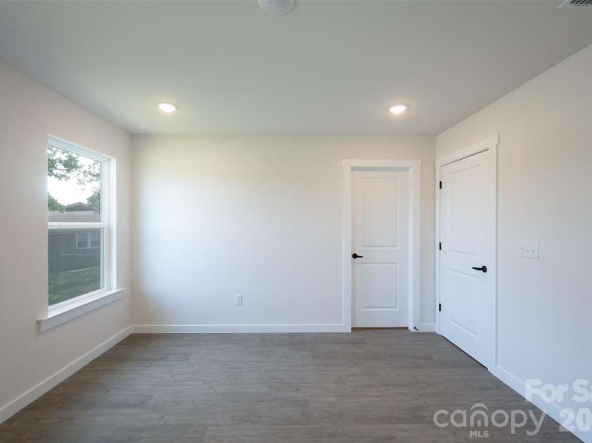 415-417 F Avenue, Hickory, NC 28602.  MLS# CAR4414635, YatesRealty ID 44099. 