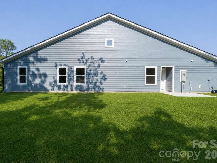 415-417 F Avenue, Hickory, NC 28602.  MLS# CAR4414635, YatesRealty ID 44099. 