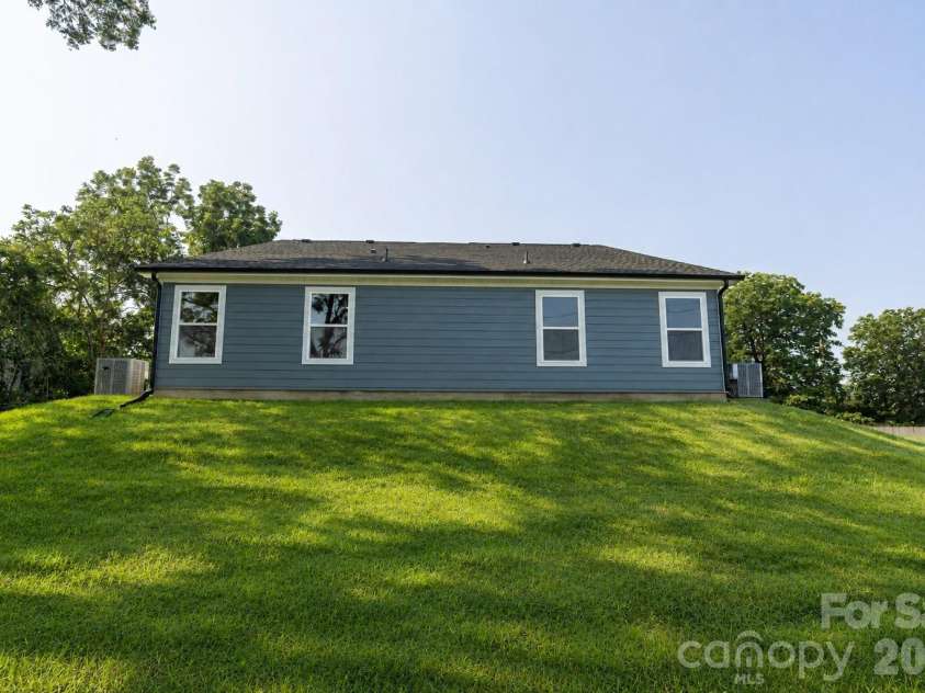 415-417 F Avenue, Hickory, NC 28602.  MLS# CAR4414635, YatesRealty ID 44099. 