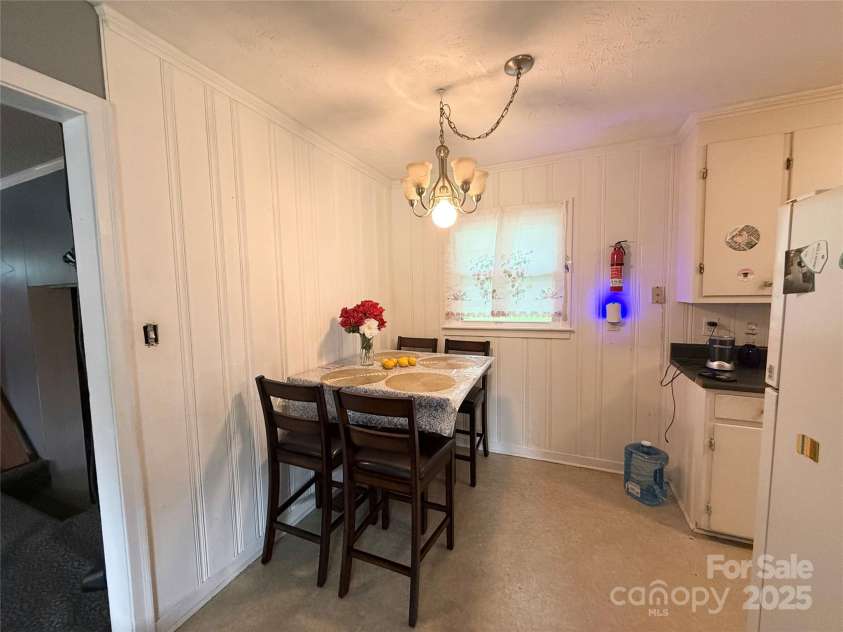 101 Windsor Drive, Cheraw, SC 29520.  MLS# CAR4262962, YatesRealty ID 441. 