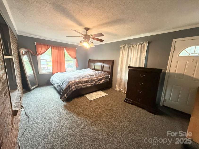 101 Windsor Drive, Cheraw, SC 29520.  MLS# CAR4262962, YatesRealty ID 441. 