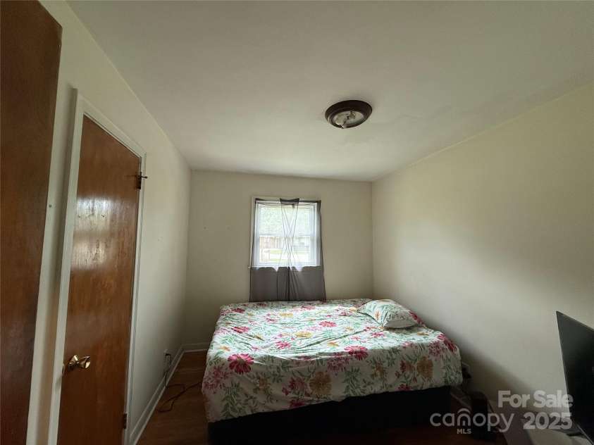 101 Windsor Drive, Cheraw, SC 29520.  MLS# CAR4262962, YatesRealty ID 441. 