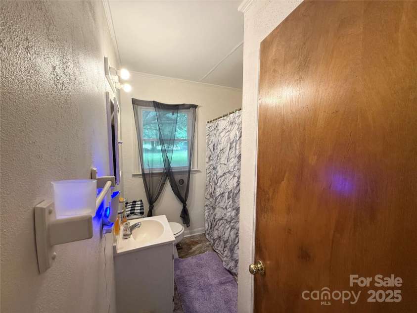 101 Windsor Drive, Cheraw, SC 29520.  MLS# CAR4262962, YatesRealty ID 441. 