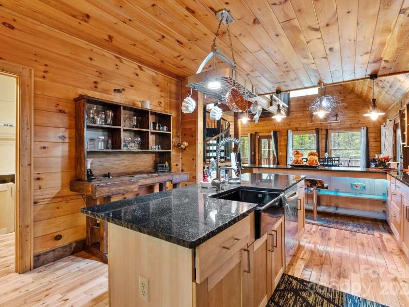 340 Henry Dingus Way, Maggie Valley, NC 28751.  MLS# CAR4309000, YatesRealty ID 441. 