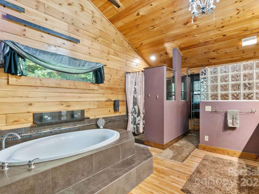 340 Henry Dingus Way, Maggie Valley, NC 28751.  MLS# CAR4309000, YatesRealty ID 441. 