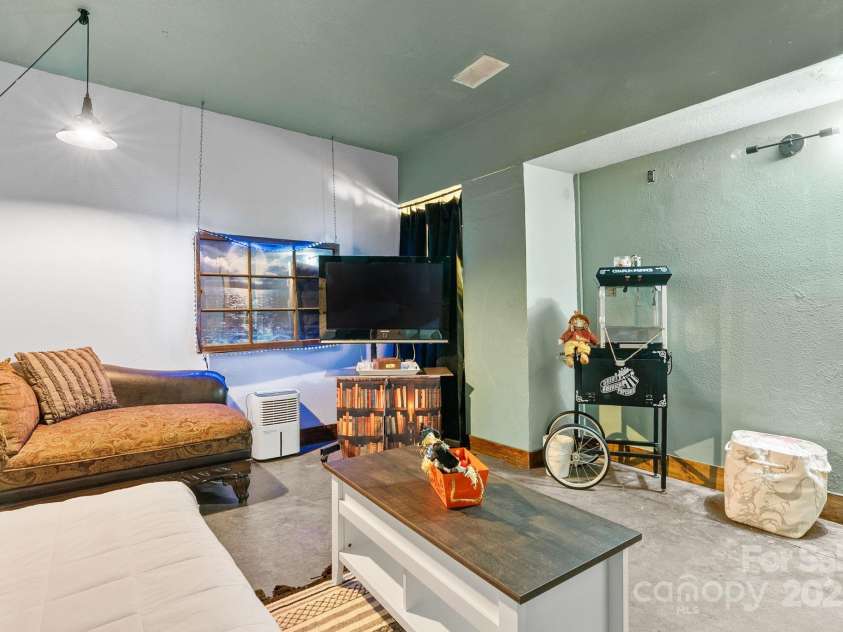 340 Henry Dingus Way, Maggie Valley, NC 28751.  MLS# CAR4309000, YatesRealty ID 441. 