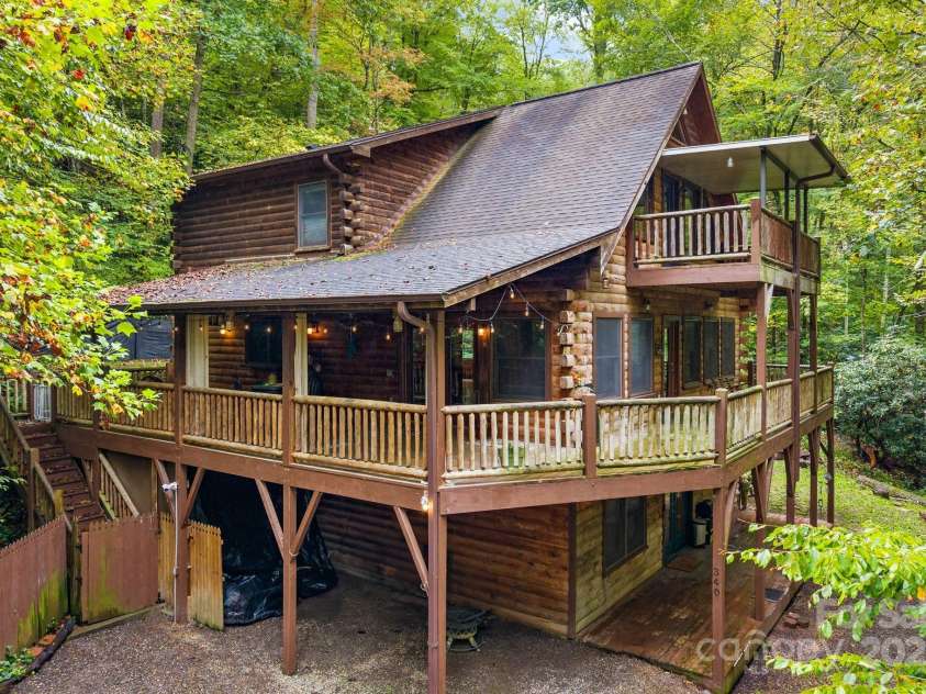 340 Henry Dingus Way, Maggie Valley, NC 28751.  MLS# CAR4309000, YatesRealty ID 441. 